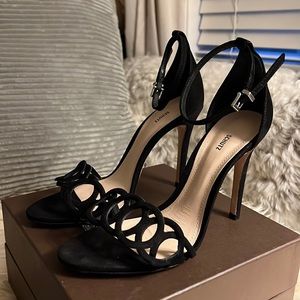 Schutz size 8.5 Sthefany